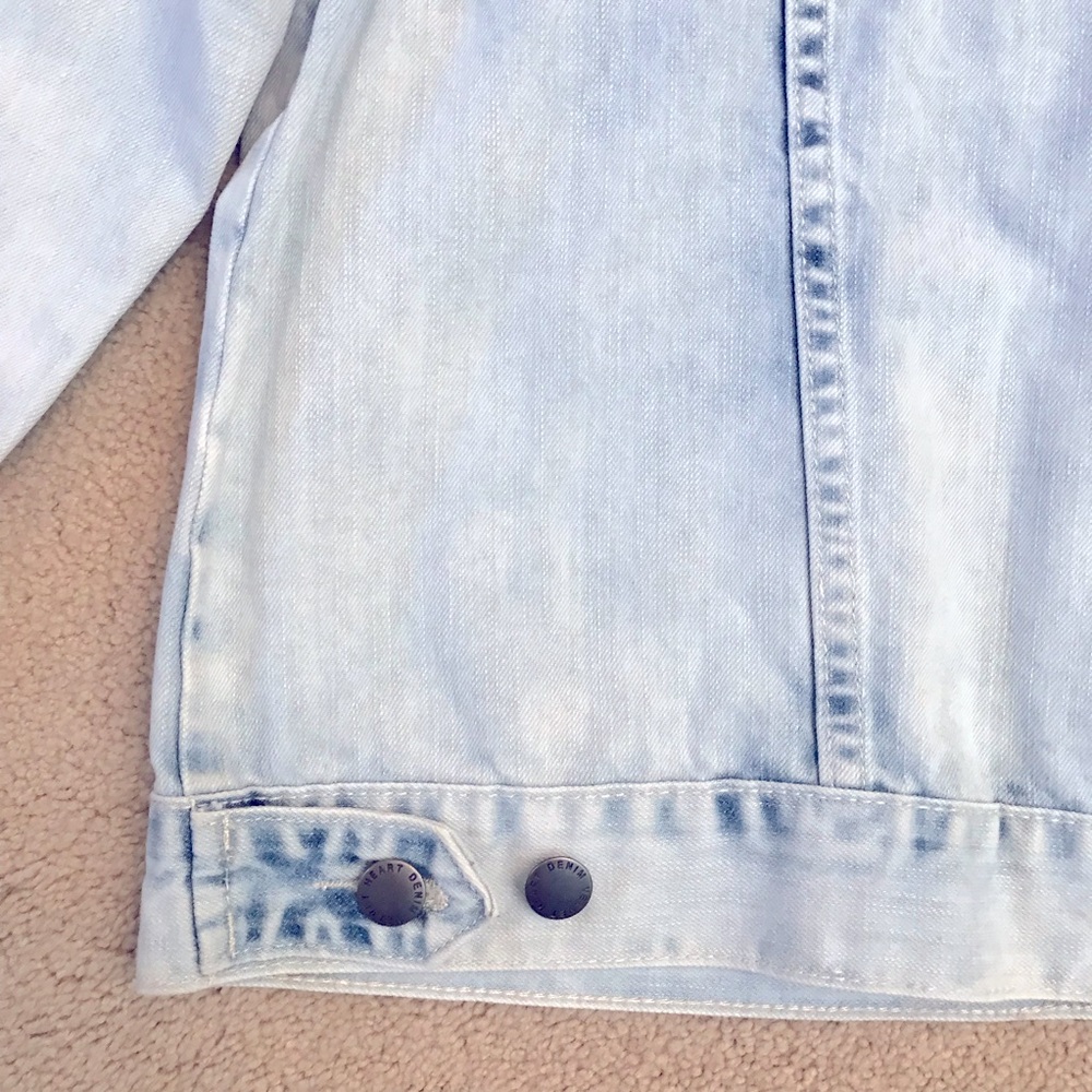 Denim Trucker Jacket Womens Medium White Wash Blue Patches Cotton Jean Jacket - Picture 14 of 16